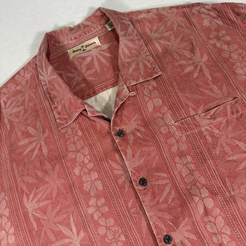 Tommy Bahama‎ Men's Red Floral 100% Silk Short Sleeve Button Up Shirt